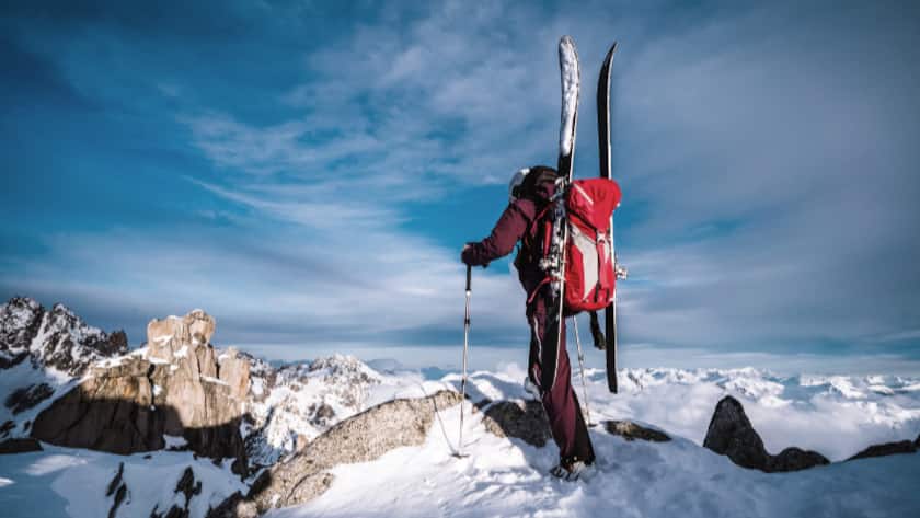 Stabilität und Substanz – Schweizer Aktien im Fokus Glaciers and more mountain ranges behind