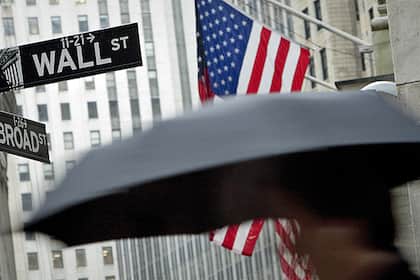 Aktien: US-Firmenlenker verkaufen als gäbe es kein Morgen Trübes Wetter vor der Börse in New York.