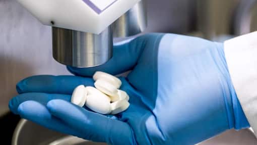 Was ist aus dem «bahnbrechenden» Haarwuchsmittel von Cosmo geworden? Cosmo ist spezialisiert auf MedTech-KI, Dermatologie, Magen-Darm-Erkrankungen sowie Auftragsentwicklung und -fertigung (CDMO).