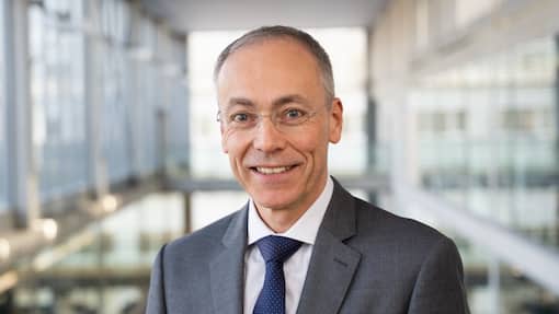 ZKB-Research-Chef: «Ein Investment, das heute eher unglücklich aussieht, kann sich in zwei oder fünf Jahren als Perle erweisen» Bernd Laux, Leiter Research Zürcher Kantonalbank (2026).