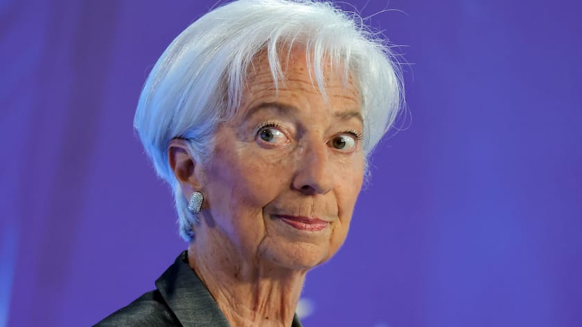 Zinsschritt mit Ansage: Wie die EZB die Inflation zügeln will EZB-Präsidentin Christine Lagarde an einer Medienkonferenz der Europäischen Zentralbank Ende Juli 2026 in Frankfurt.