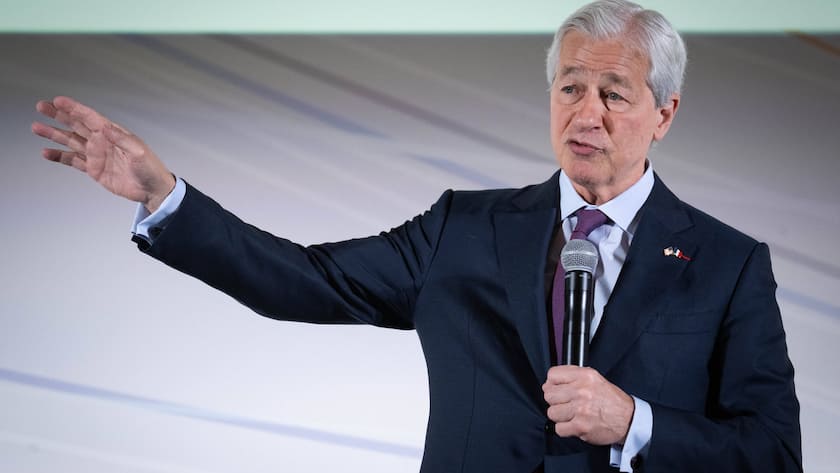 JPMorgan-Chef Dimon: «Zinsen könnten auch nach dem Anleihenausverkauf noch deutlich steigen» Jamie Dimon, CEO von JP Morgan, bei einem Anlass in Paris, Frankreich (Mai 2025).