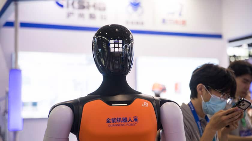 Tech-Pilgerreise ins Reich der Mitte - Europas Angst vor dem «China-Schock 2.0» Humanoider Roboter an einer Konferenz in Shanghai im August 2026.