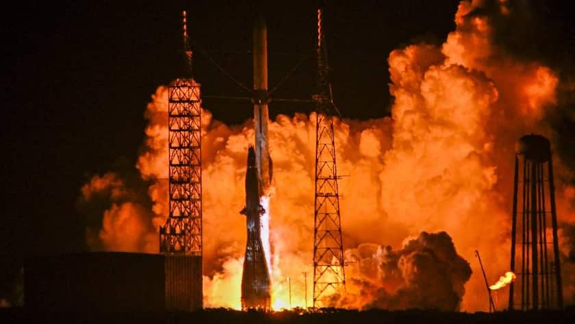 Explosion von New Glenn: Rückschlag für Bezos und die Nasa Die New-Glenn-Rakete von Blue Origin hebt von Cape Canaveral ab.