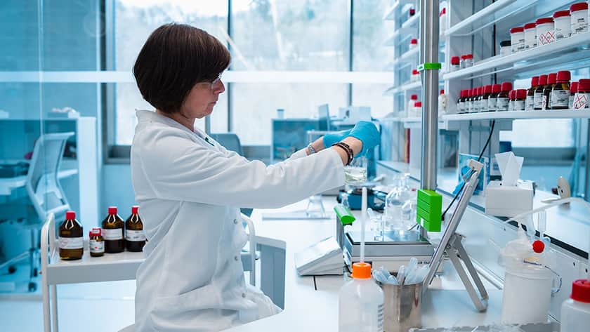 Börsen-Ticker: Schweizer Aktienmarkt schliesst deutlich höher - Kursgewinne auf breiter Front - Givaudan an der Index-Spitze - Aktien von AMS springen in die Höhe - Ölpreise weiter unter Druck Am Innovation Centre von Givaudan in Zürich